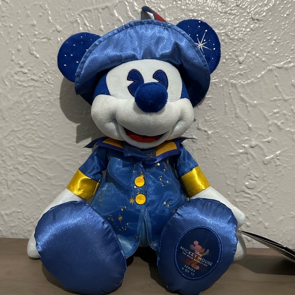 Mickey Mouse Main Attraction Collection - Picture 8 of 8